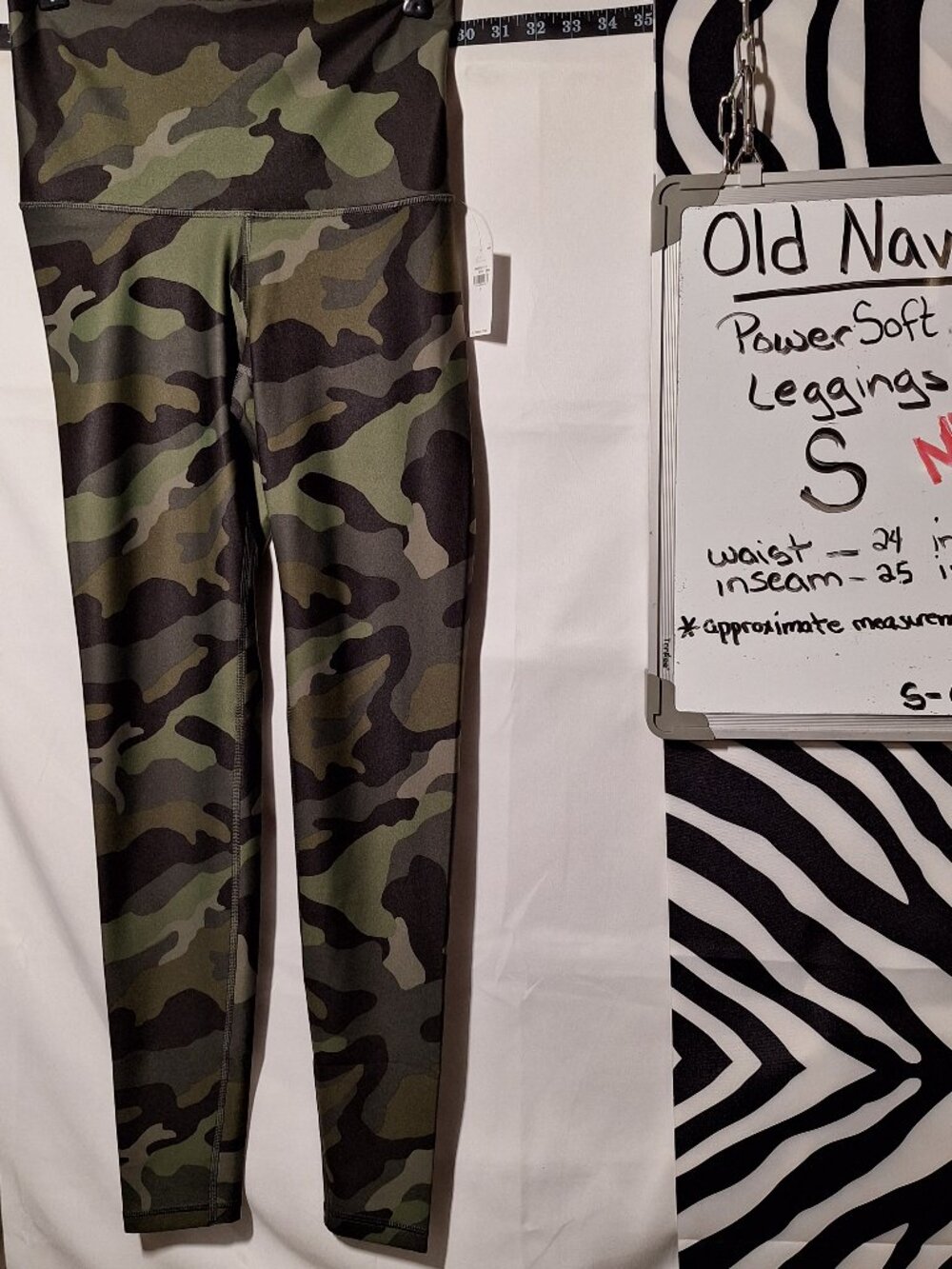 NWT Old Navy Active PowerSoft Leggings, Green Camo, S